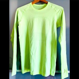 Lululemon long sleeve Swiftly shirt size 8